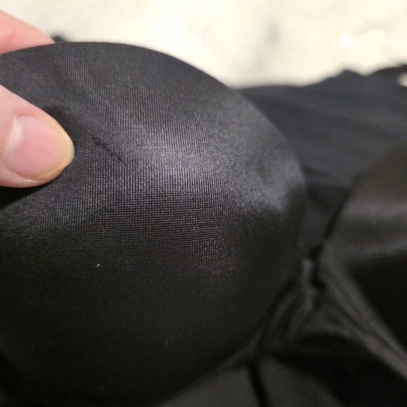 Victoria’s Secret Black Bra 32C Strapless Convertible Push Up - Picture 7 of 7